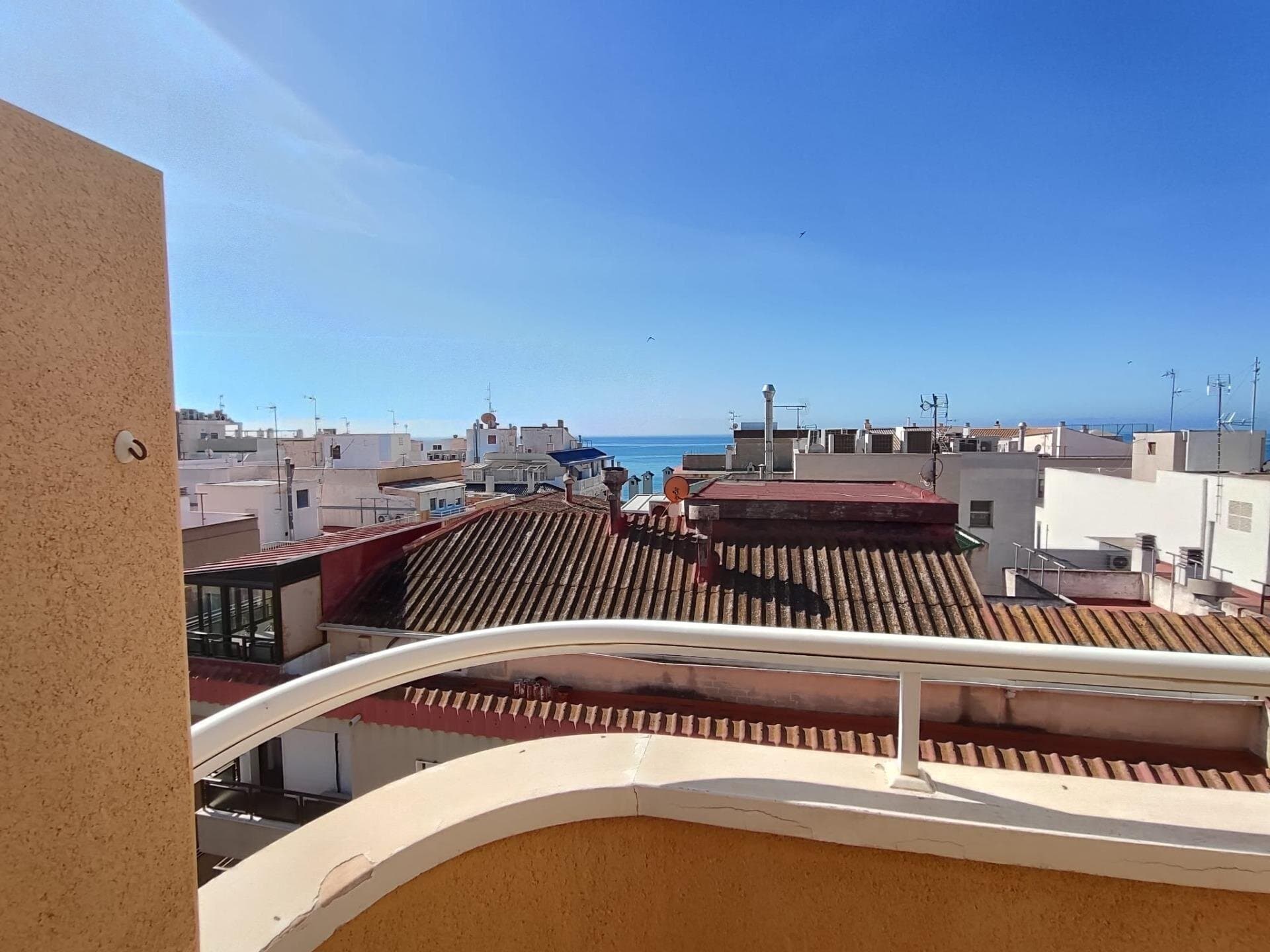 3-Bedroom Penthouse in Paseo Maritimo, Torrevieja - 2