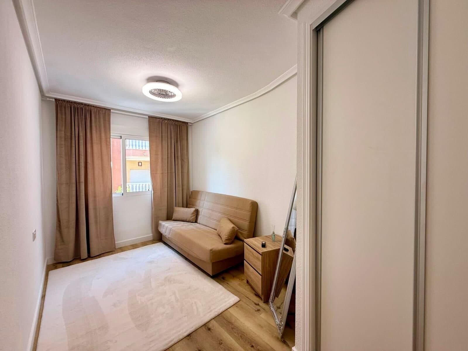 Apartamento de 2 Dormitorios en Estacion de Autobuses, Torrevieja - 25