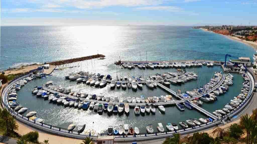 Apartamento de 2 Dormitorios en Pau 8, Orihuela Costa - 34