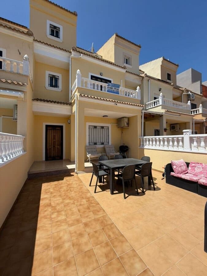 Casa de 3 Dormitorios en Lomas de Don Juan, Orihuela Costa - 2