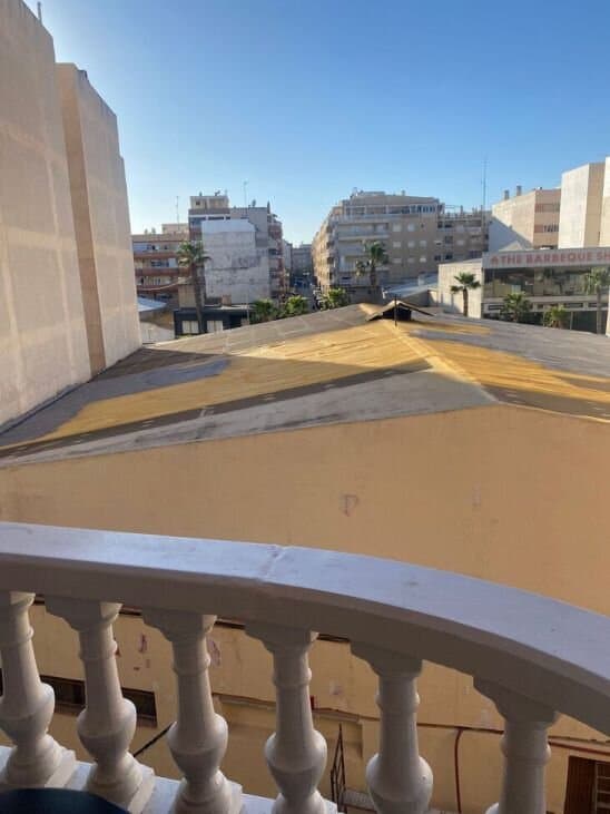 2-Bedroom Apartment in Torrevieja - 12