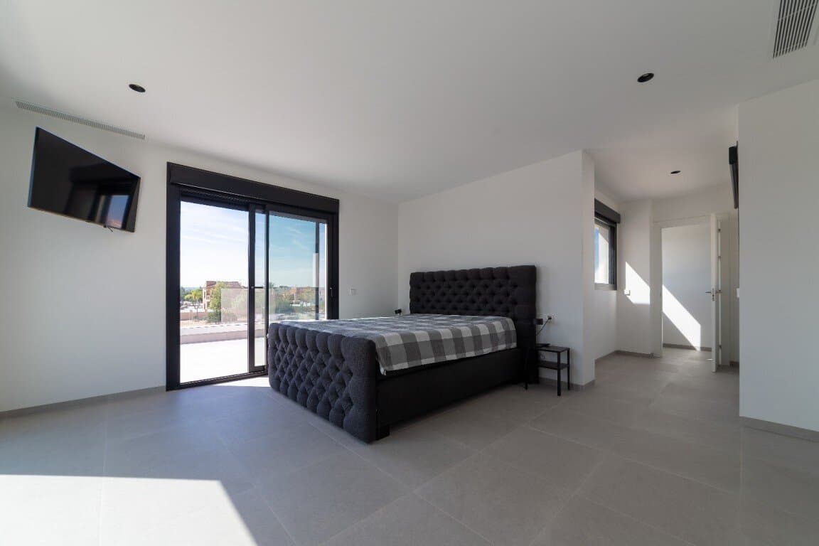 Villa de 4 Dormitorios en Costa Blanca Sur, Los Montesinos - 12