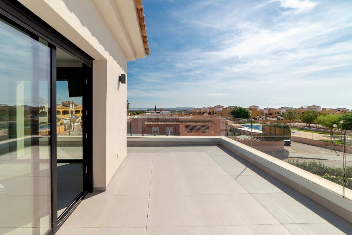 Villa de 4 Dormitorios en Costa Blanca Sur, Los Montesinos - 16