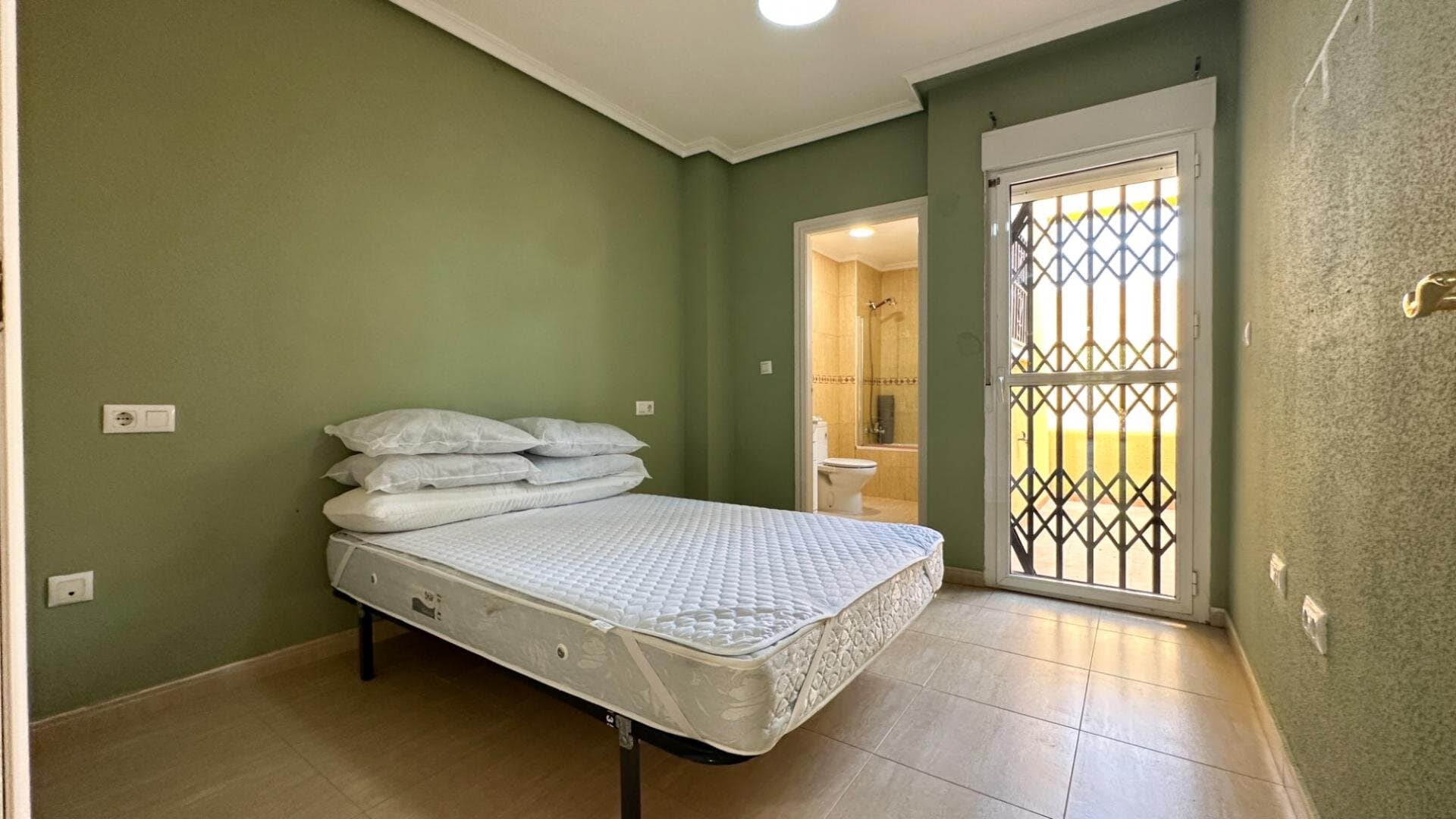 Bungalow de 2 Dormitorios en Comunidad Valenciana, Daya Nueva - 13