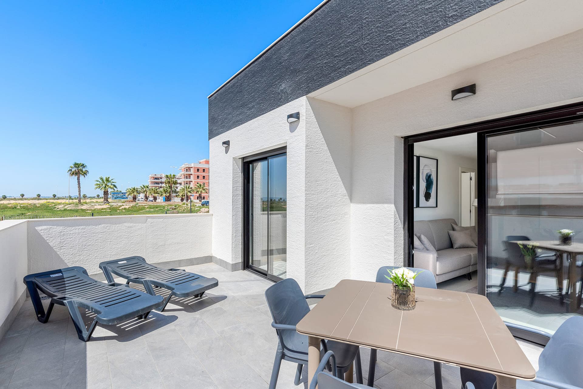 2-Bedroom Penthouse Apartment in Guardamar del Segura - 14
