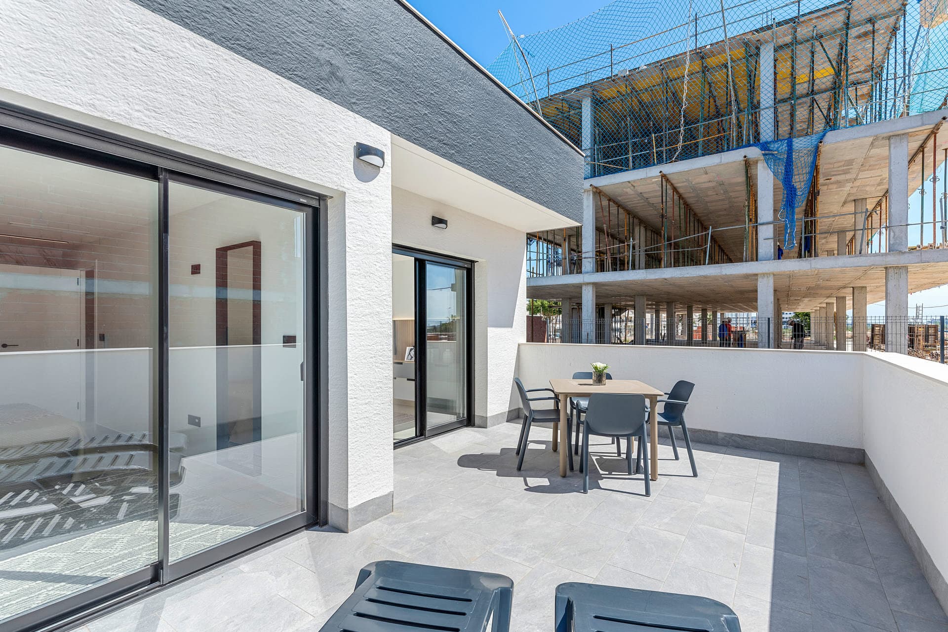 2-Bedroom Penthouse Apartment in Guardamar del Segura - 15