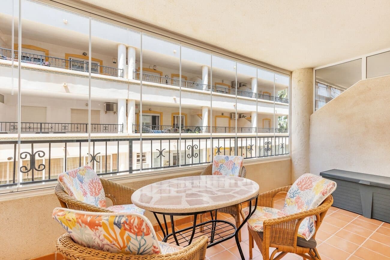Apartamento de 2 Dormitorios en Lomas de Cabo Roig, Orihuela Costa