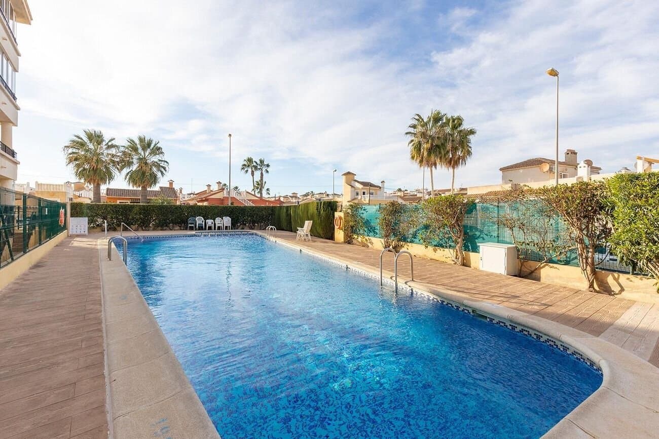 Apartamento de 2 Dormitorios en Lomas de Cabo Roig, Orihuela Costa - 11