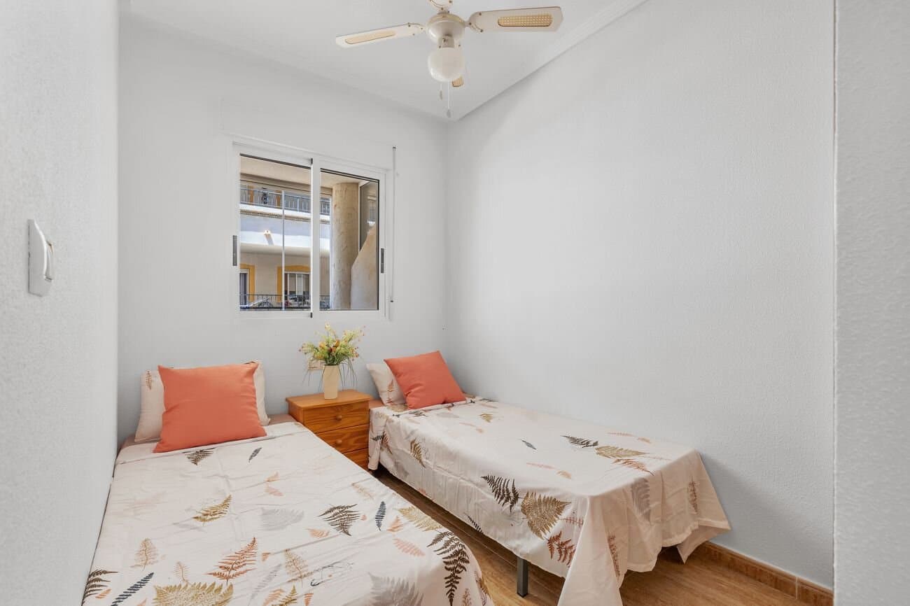 Apartamento de 2 Dormitorios en Lomas de Cabo Roig, Orihuela Costa - 3