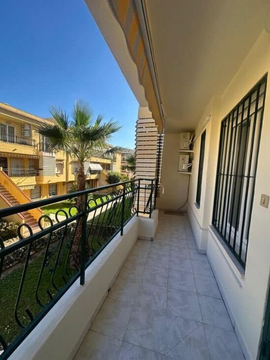 3-Bedroom Apartment in Centro, Torrevieja - 2