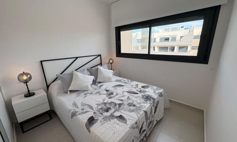 2-Bedroom Apartment in Los Dolses, Orihuela Costa - 16