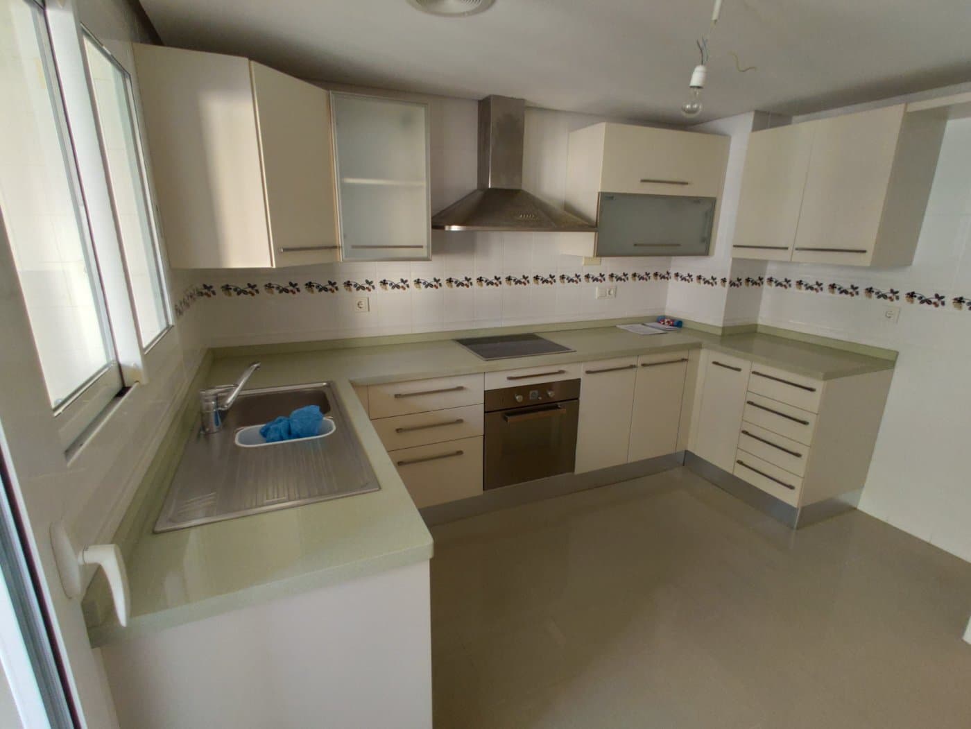3-Bedroom Apartment in Torrevieja, Torrevieja - 28