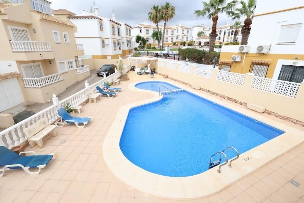 Villa de 5 Dormitorios en Pueblo, San Miguel de Salinas - 31
