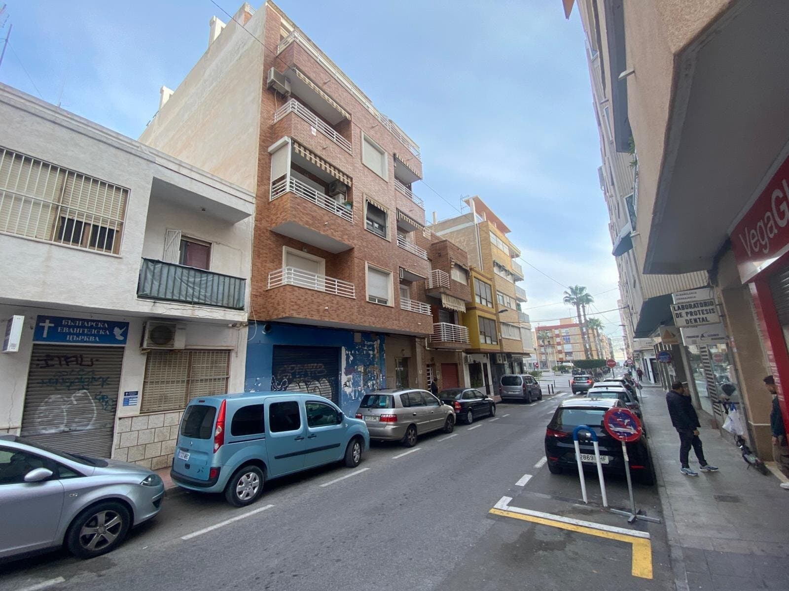 Apartamento de 3 Dormitorios en Playa del Cura, Torrevieja - 28