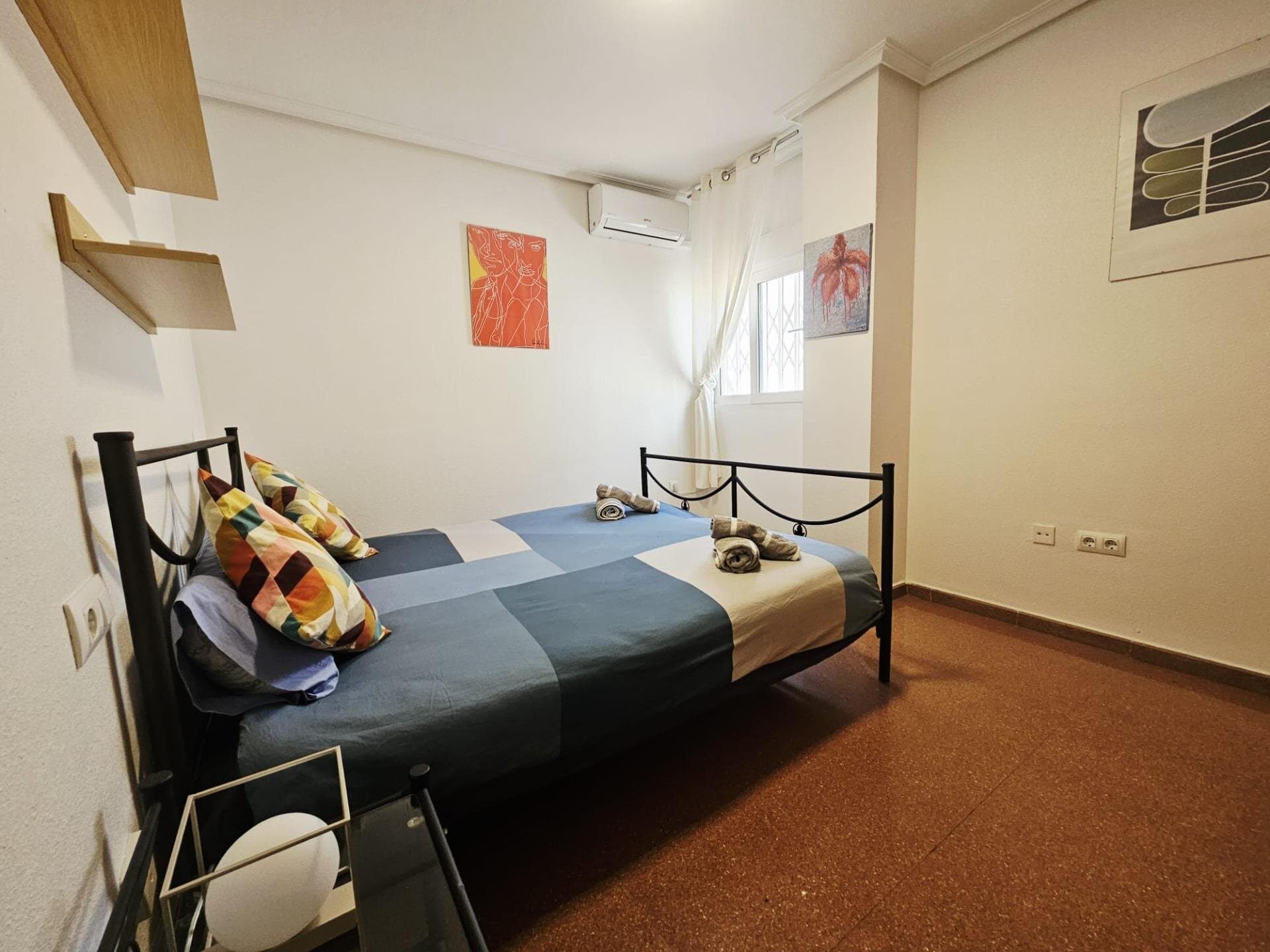 Apartamento de 3 Dormitorios en Playa del Cura, Torrevieja - 4