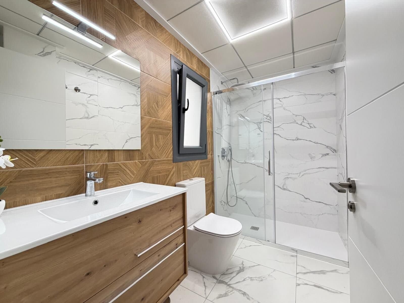 2-Bedroom Apartment in Estacion de Autobuses, Torrevieja - 10