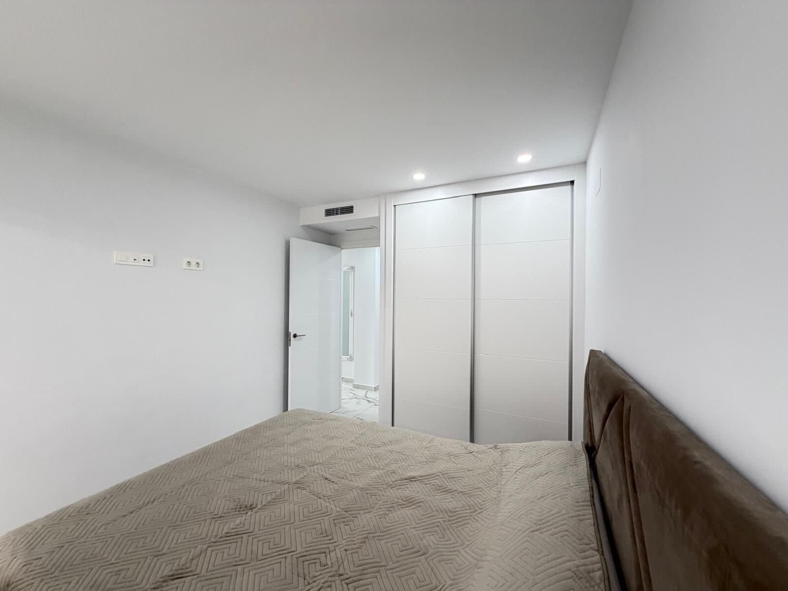 2-Bedroom Apartment in Estacion de Autobuses, Torrevieja - 9