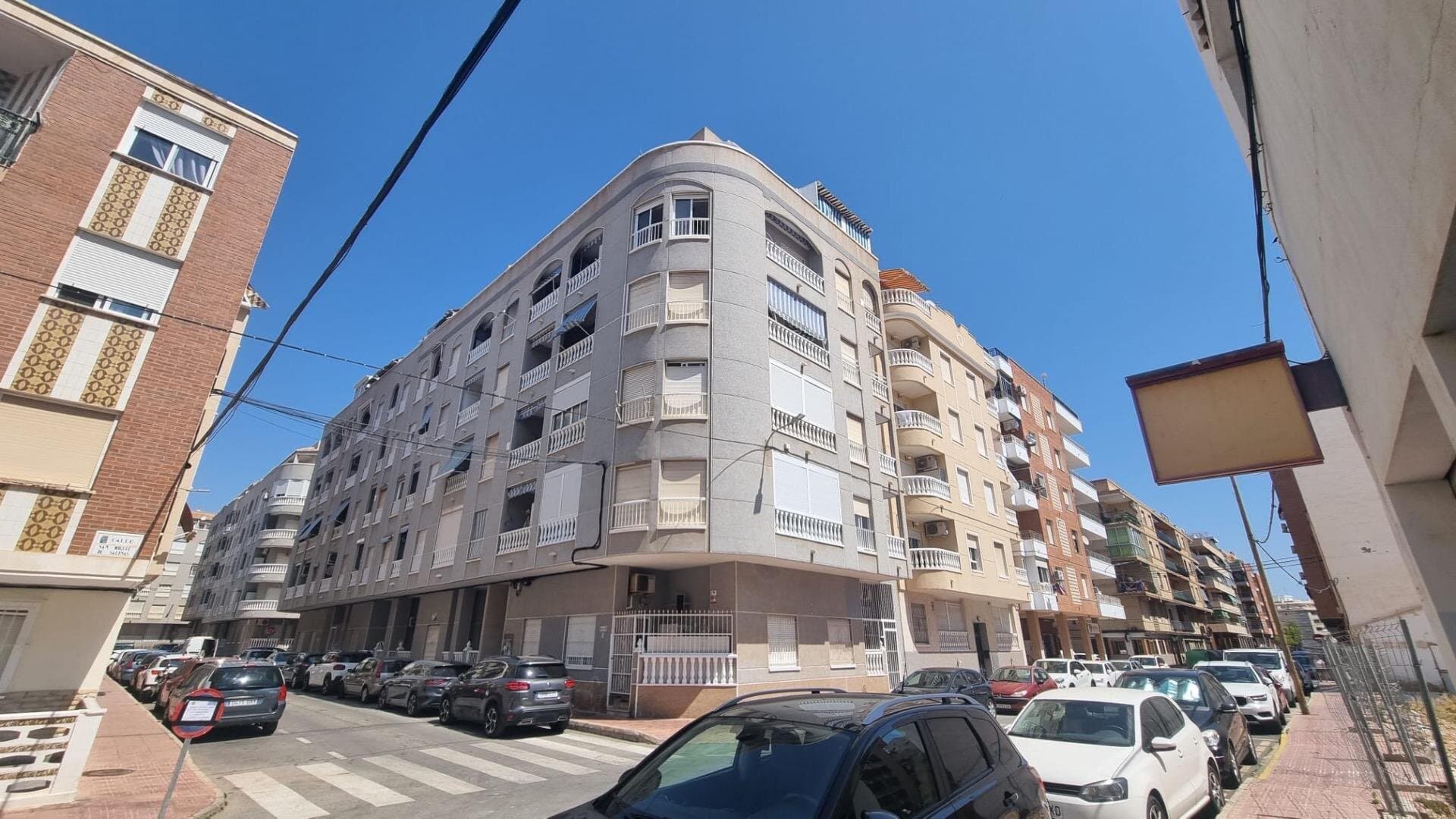 Apartamento de 2 Dormitorios en Acequion, Torrevieja - 2