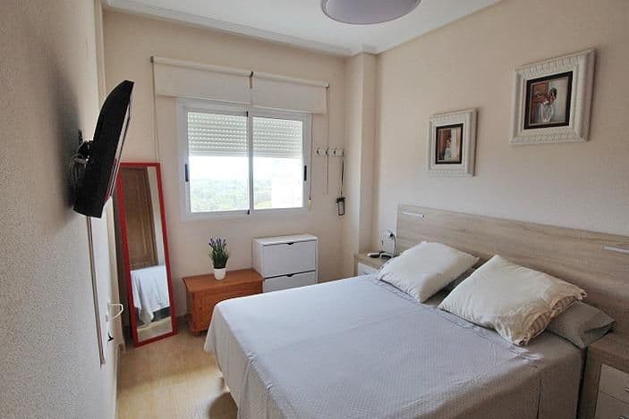 3-Bedroom Apartment in Avenida del Puerto, Guardamar del Segura - 16