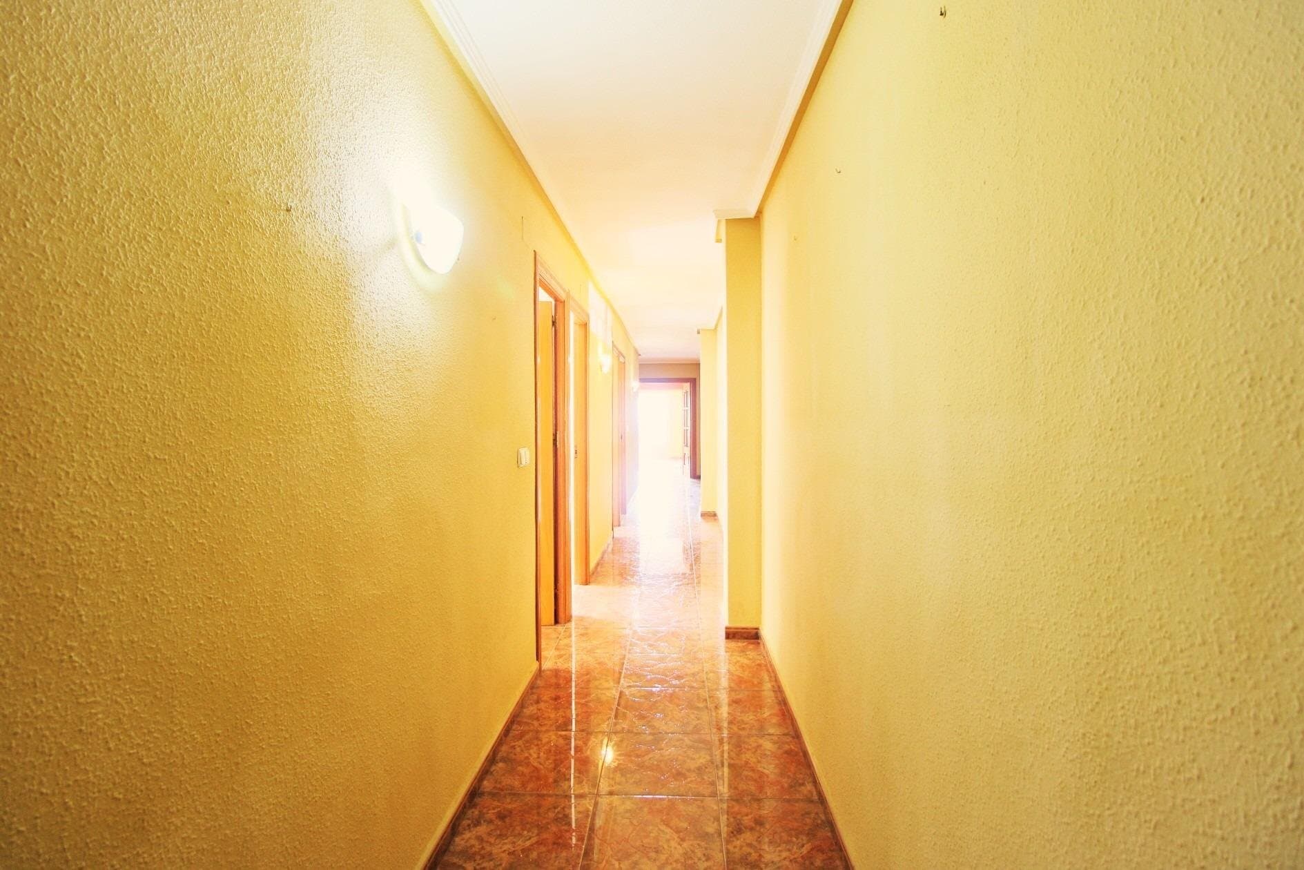 3-Bedroom Apartment in Torrevieja - 16