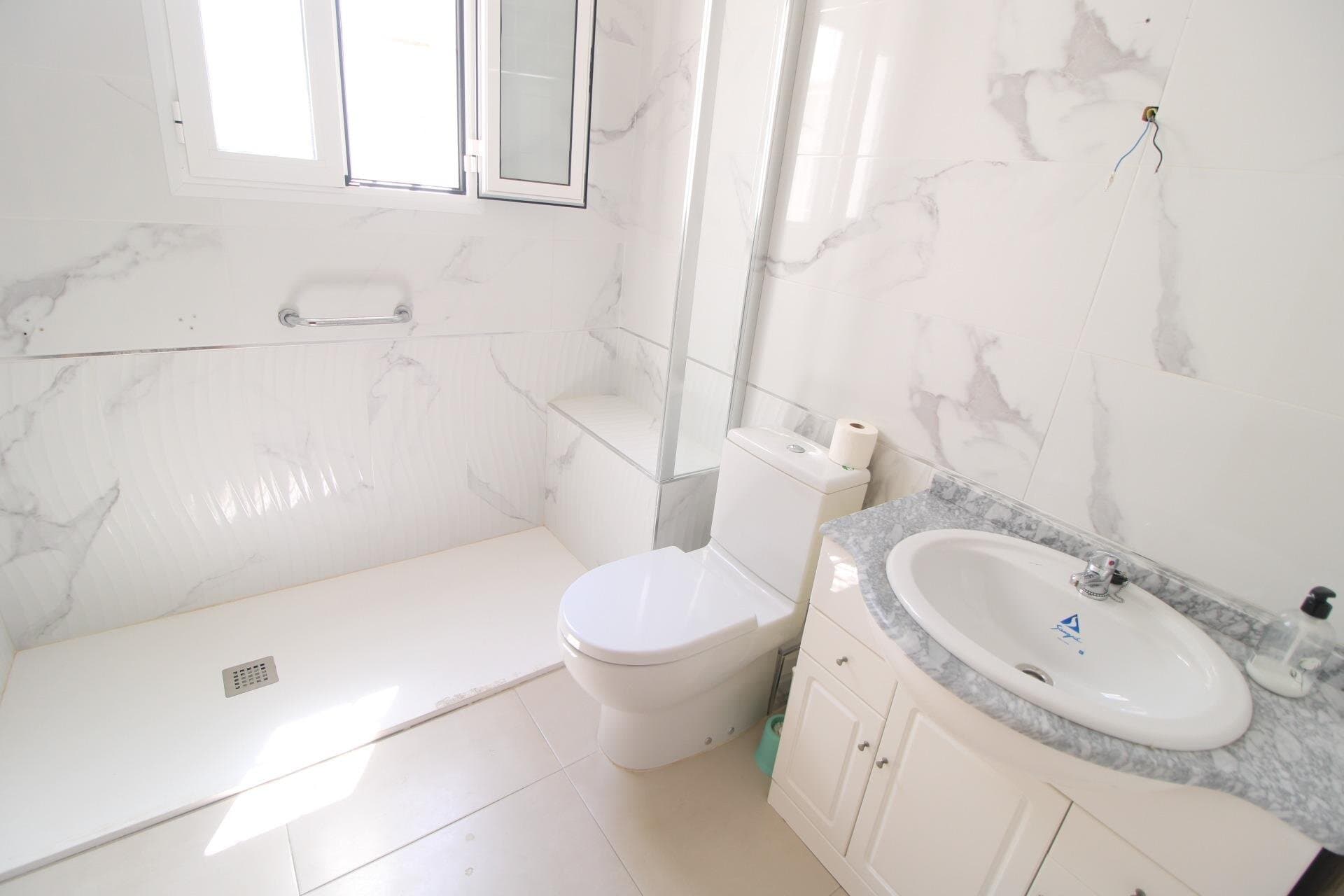 3-Bedroom Apartment in Torrevieja - 17