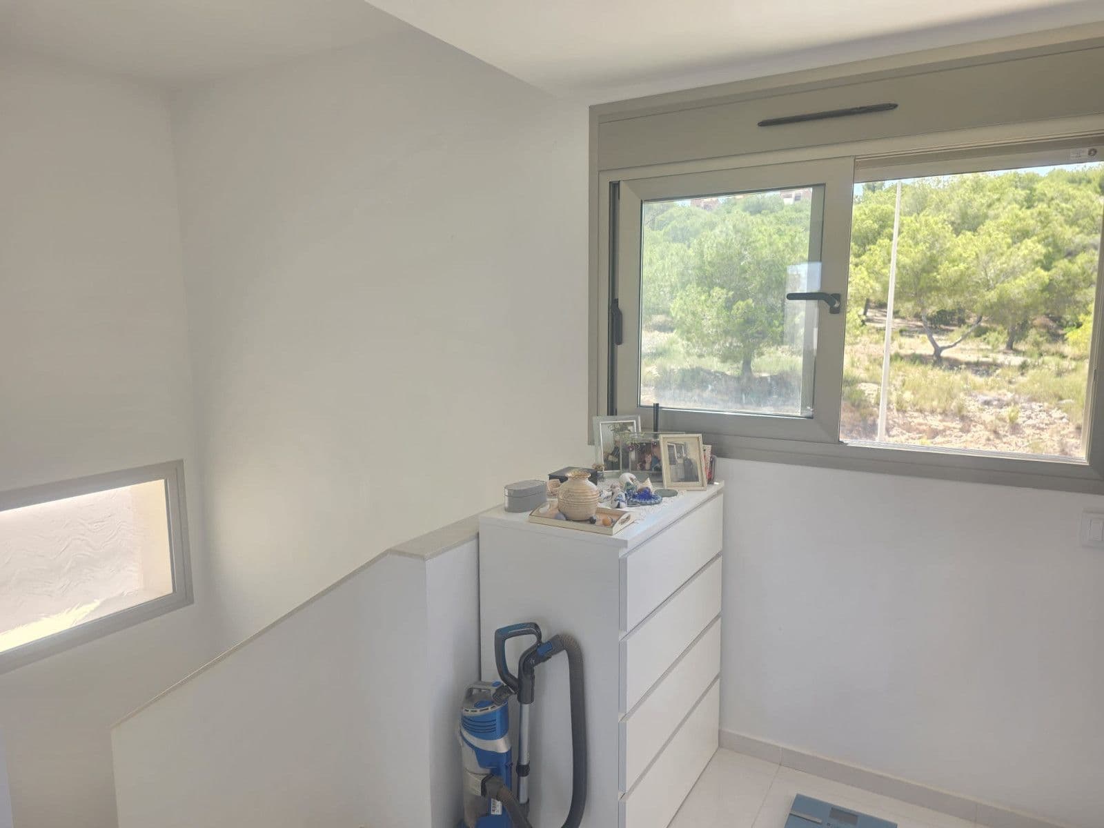 Villa de 3 Dormitorios en Bellavista, San Miguel de Salinas - 14