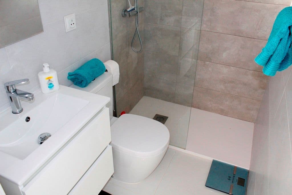Villa de 3 Dormitorios en Bellavista, San Miguel de Salinas - 21