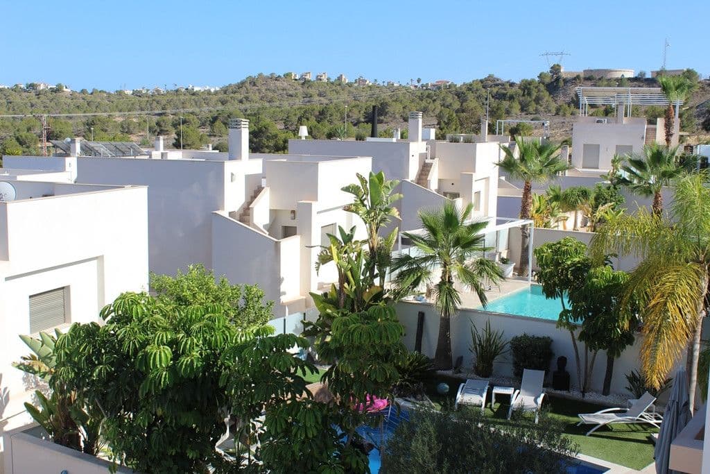 Villa de 3 Dormitorios en Bellavista, San Miguel de Salinas - 25