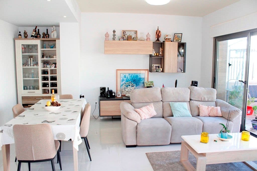 Villa de 3 Dormitorios en Bellavista, San Miguel de Salinas - 7