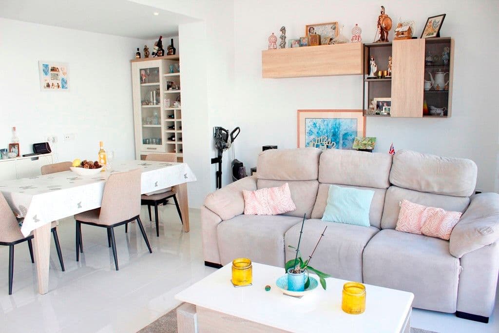 Villa de 3 Dormitorios en Bellavista, San Miguel de Salinas - 8