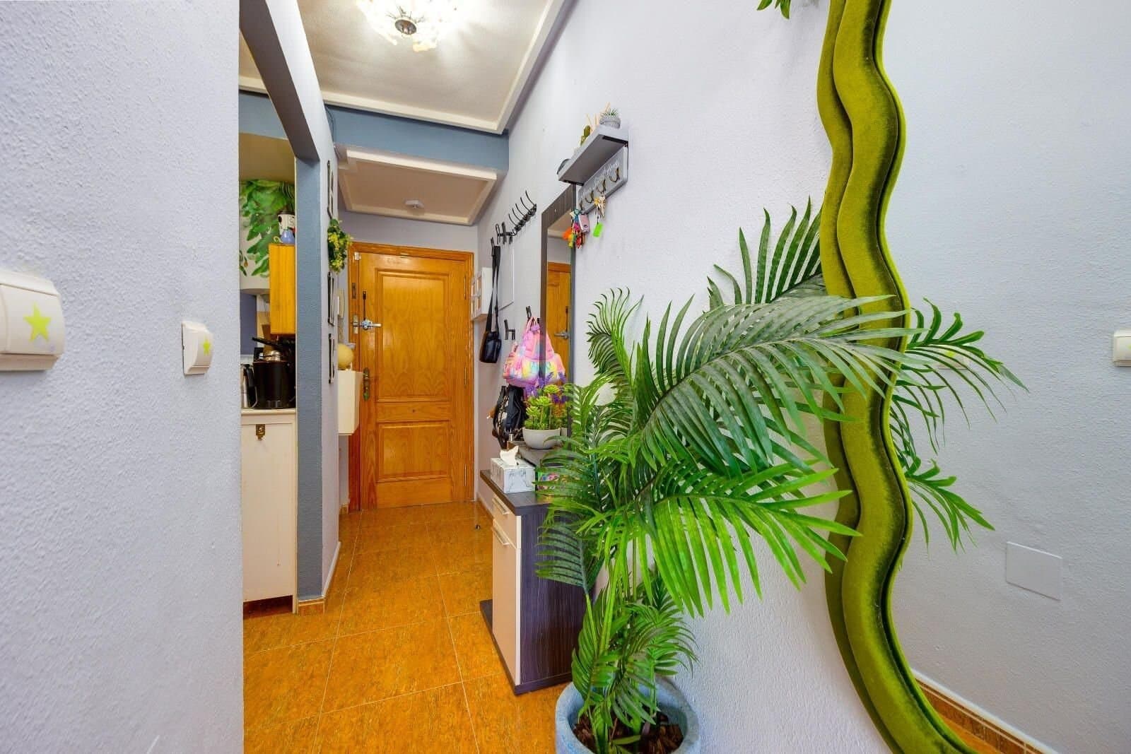 2-Bedroom Apartment in Torrevieja - 12