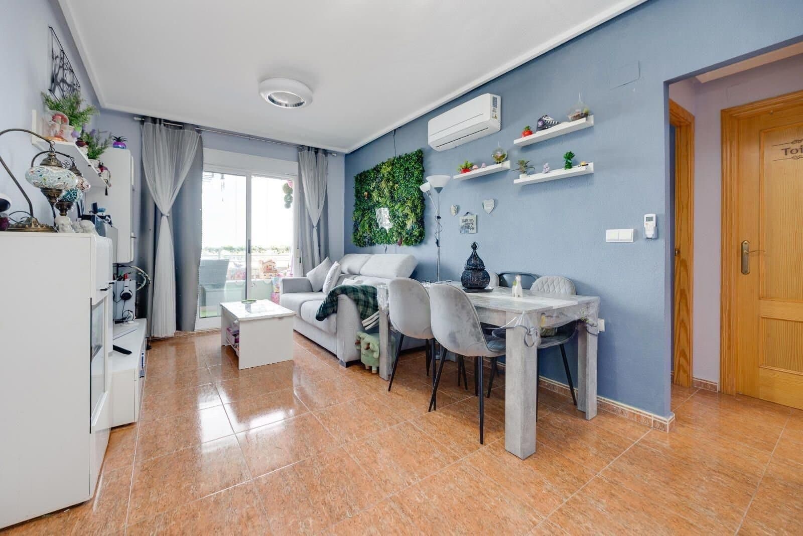 2-Bedroom Apartment in Torrevieja - 13