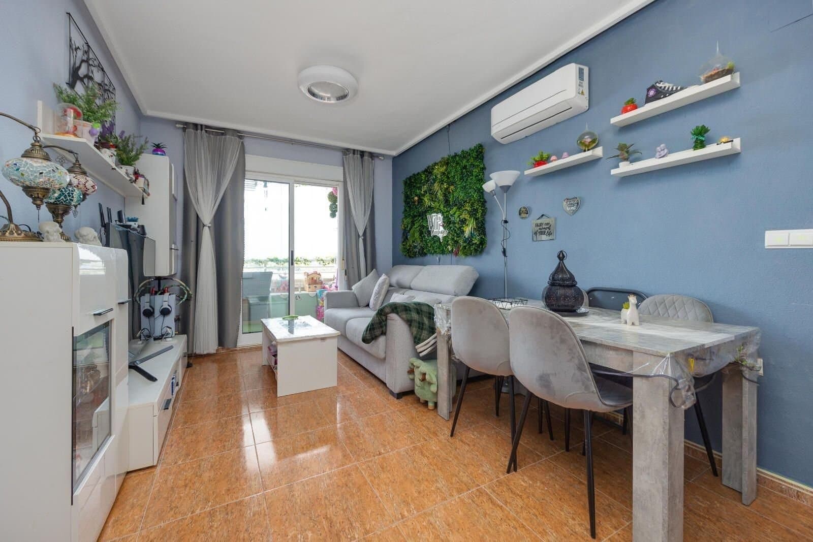2-Bedroom Apartment in Torrevieja - 15