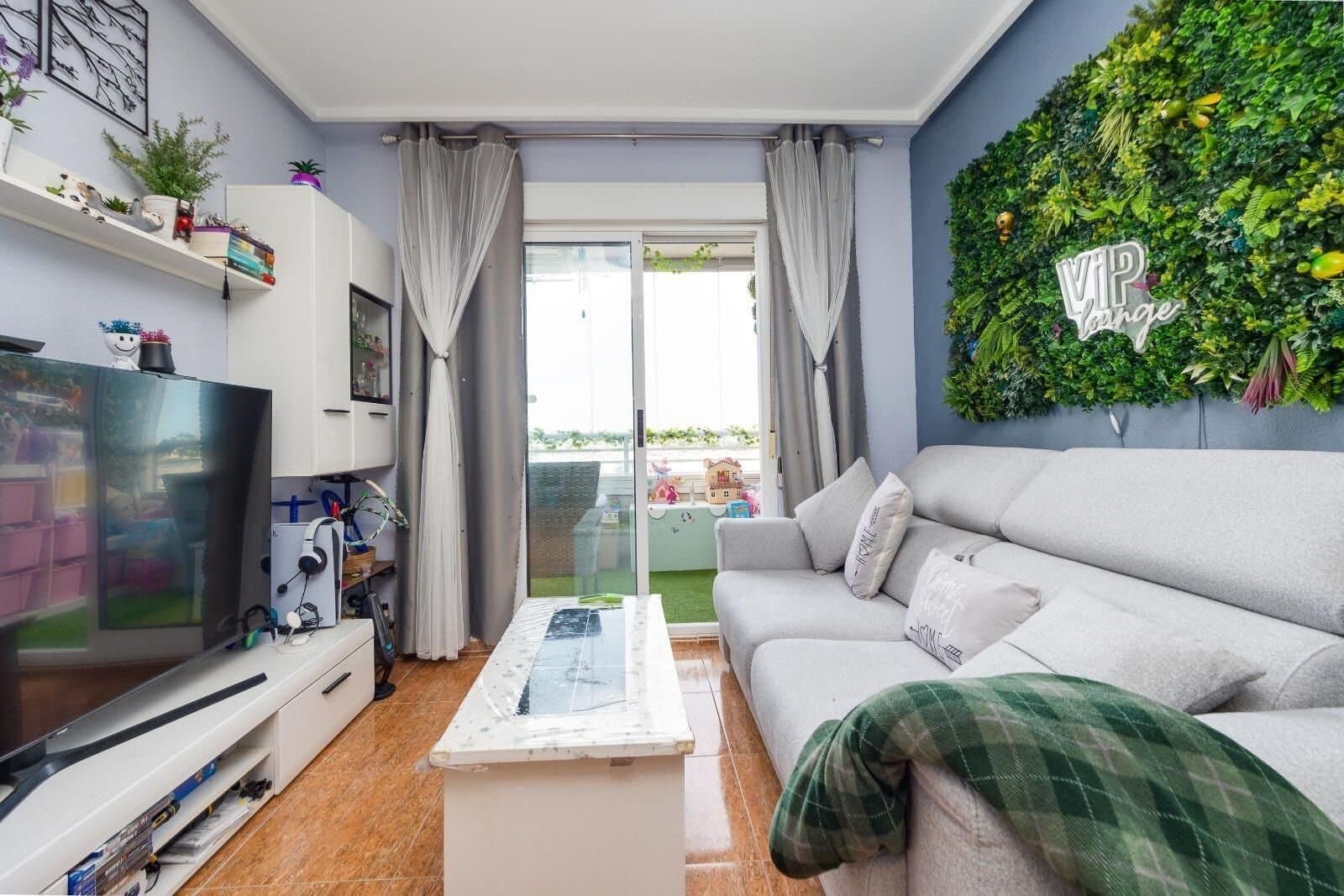 2-Bedroom Apartment in Torrevieja - 17