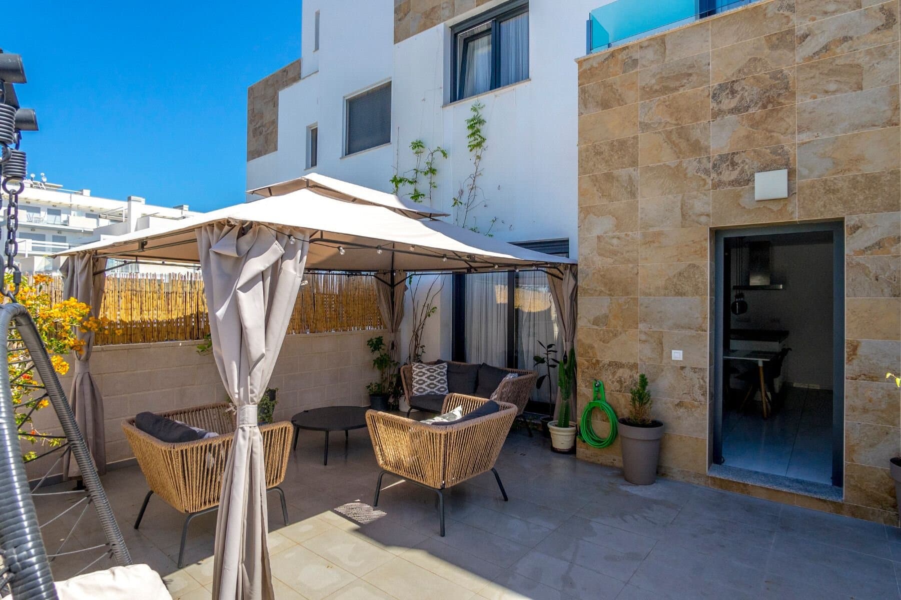 Casa de 3 Dormitorios en Las Filipinas, Orihuela Costa - 2