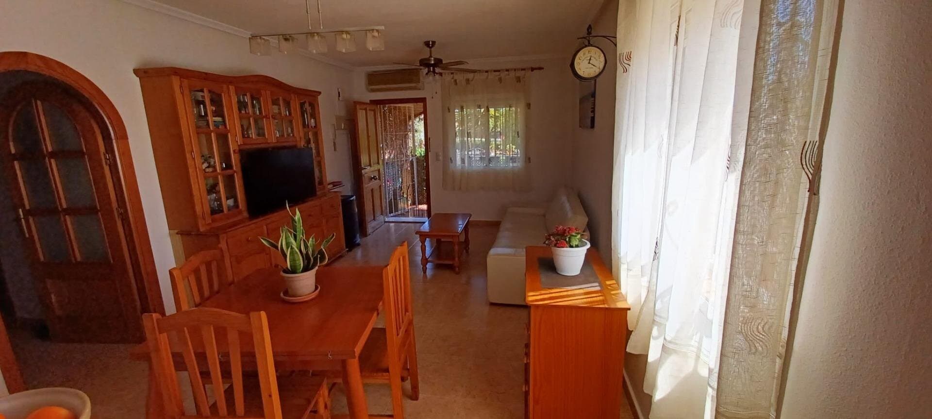 Casa de 3 Dormitorios en La Chismosa, Orihuela Costa - 2