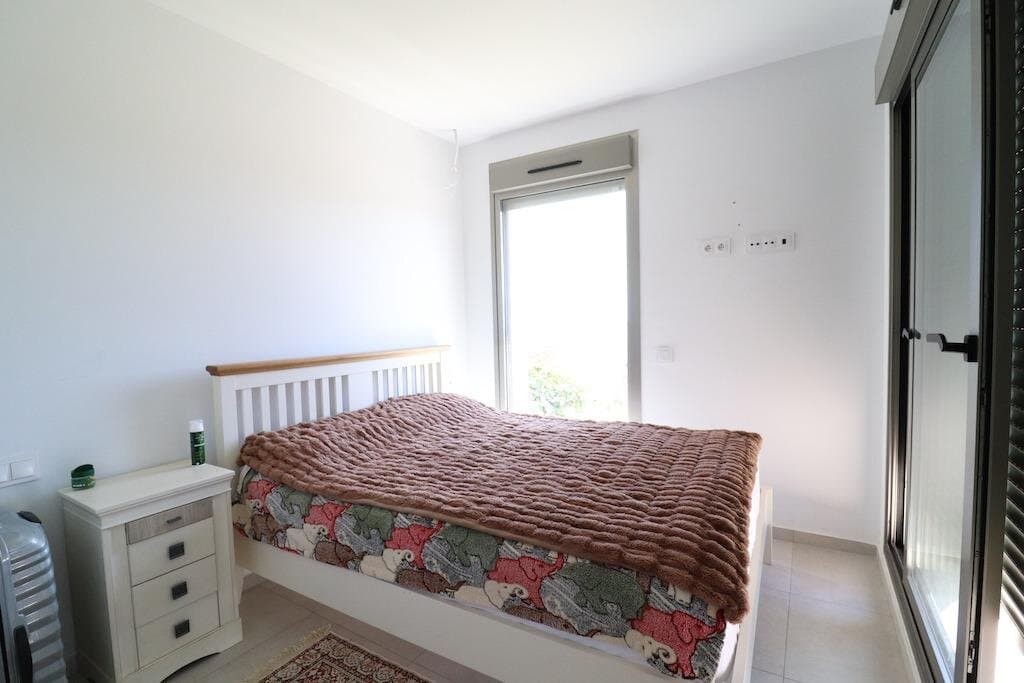 Villa de 3 Dormitorios en Bellavista, San Miguel de Salinas - 9