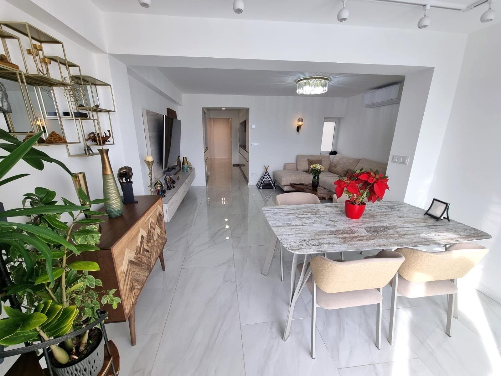 2-Bedroom Apartment in Torrevieja - 4
