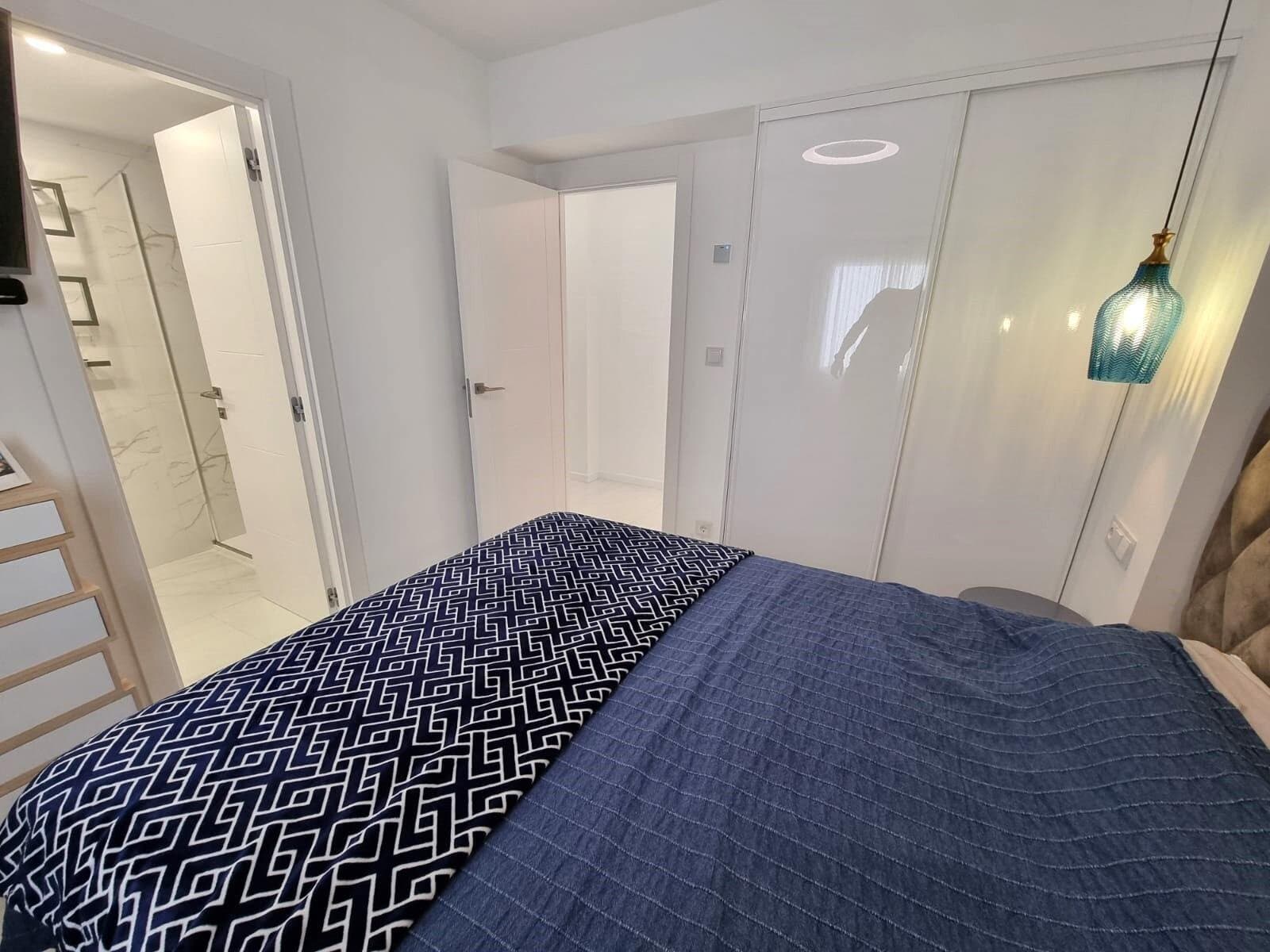 2-Bedroom Apartment in Torrevieja - 8