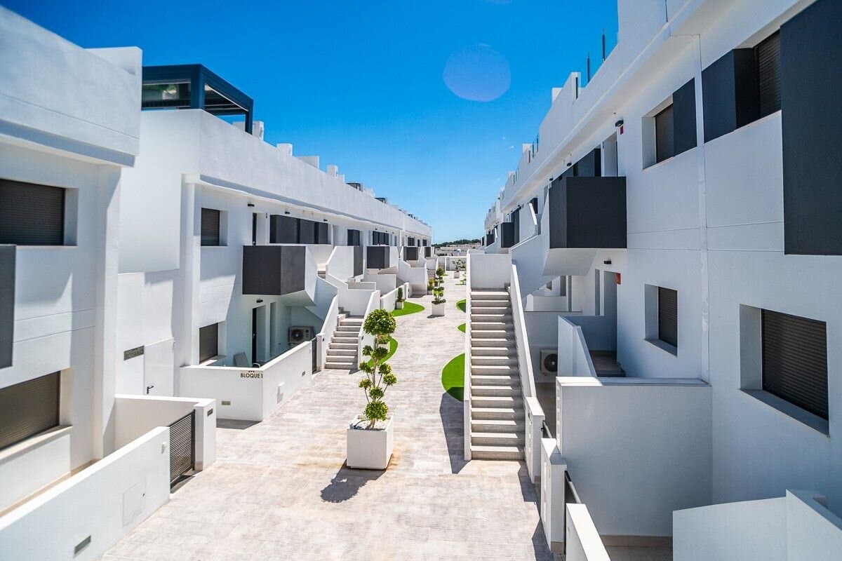 3-Bedroom Apartment in Lago Jardin, Torrevieja - 39