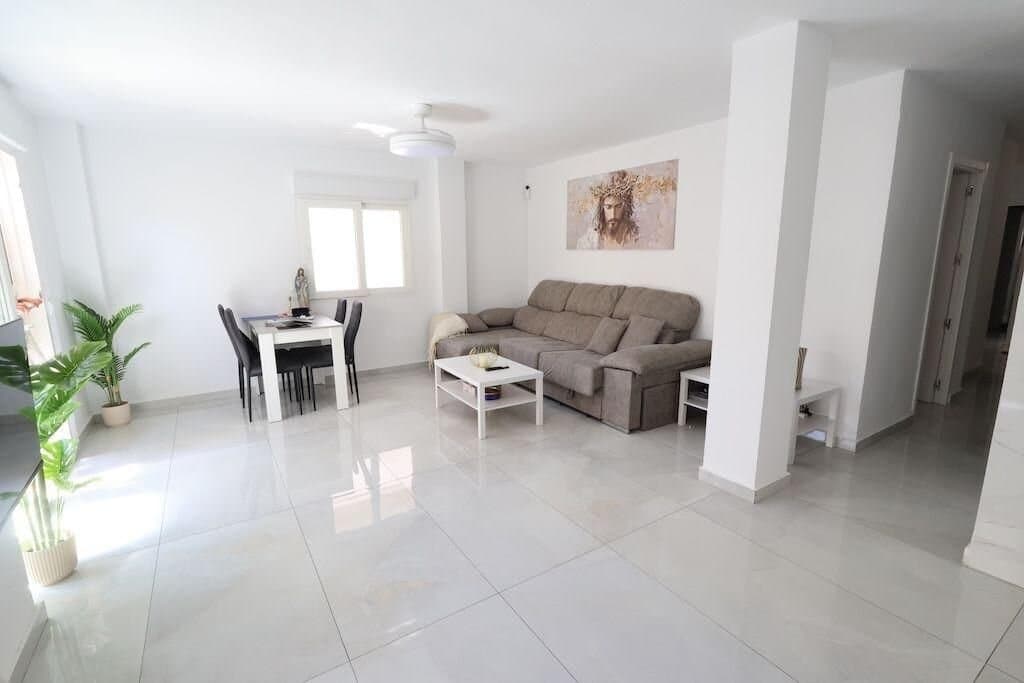 3-Bedroom Apartment in Centro, Torrevieja - 4