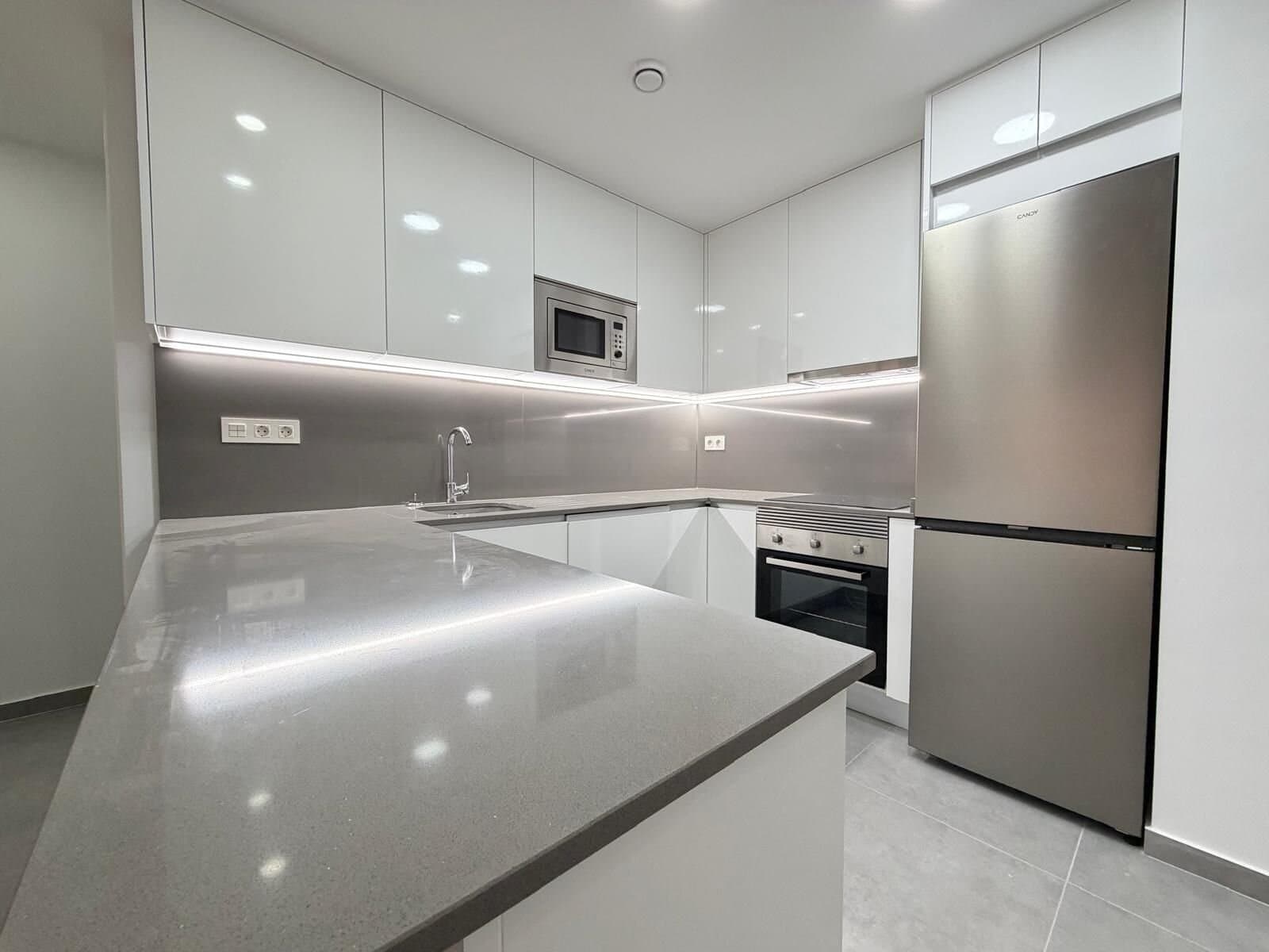 3-Bedroom Apartment in Estacion de Autobuses, Torrevieja - 18