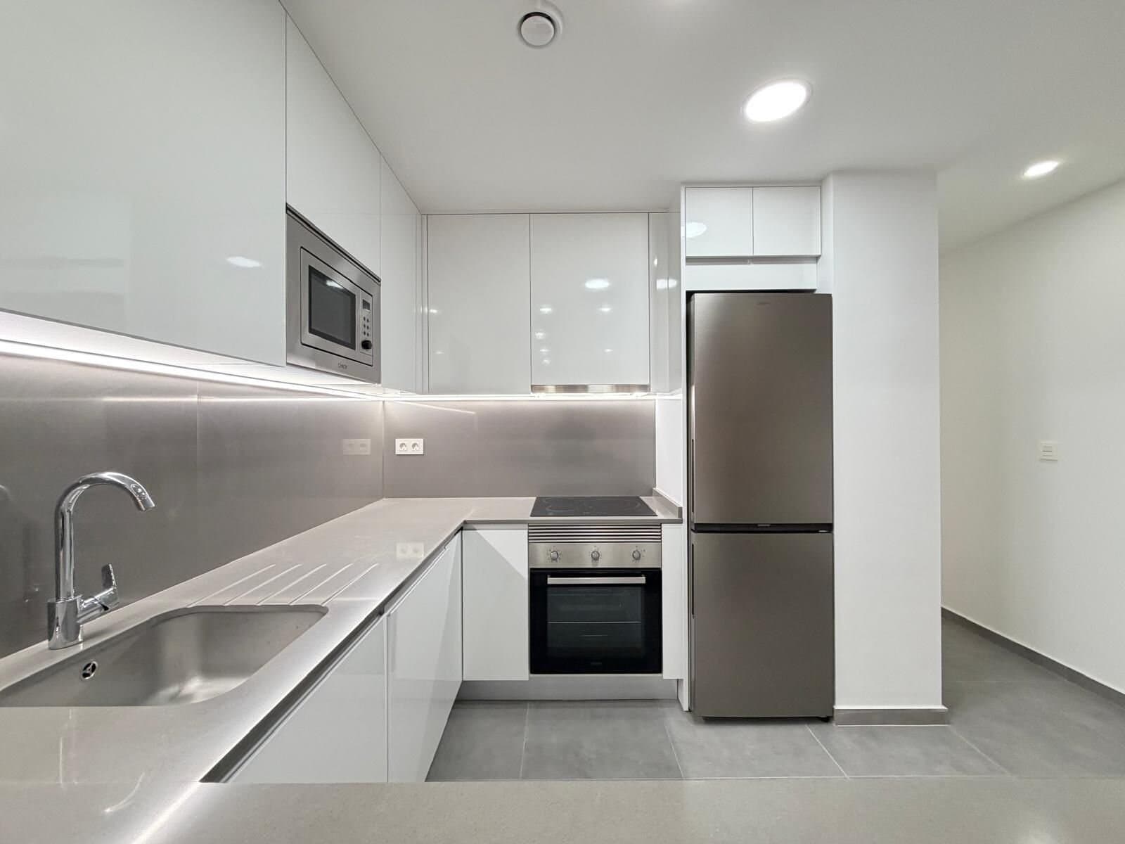 3-Bedroom Apartment in Estacion de Autobuses, Torrevieja - 21