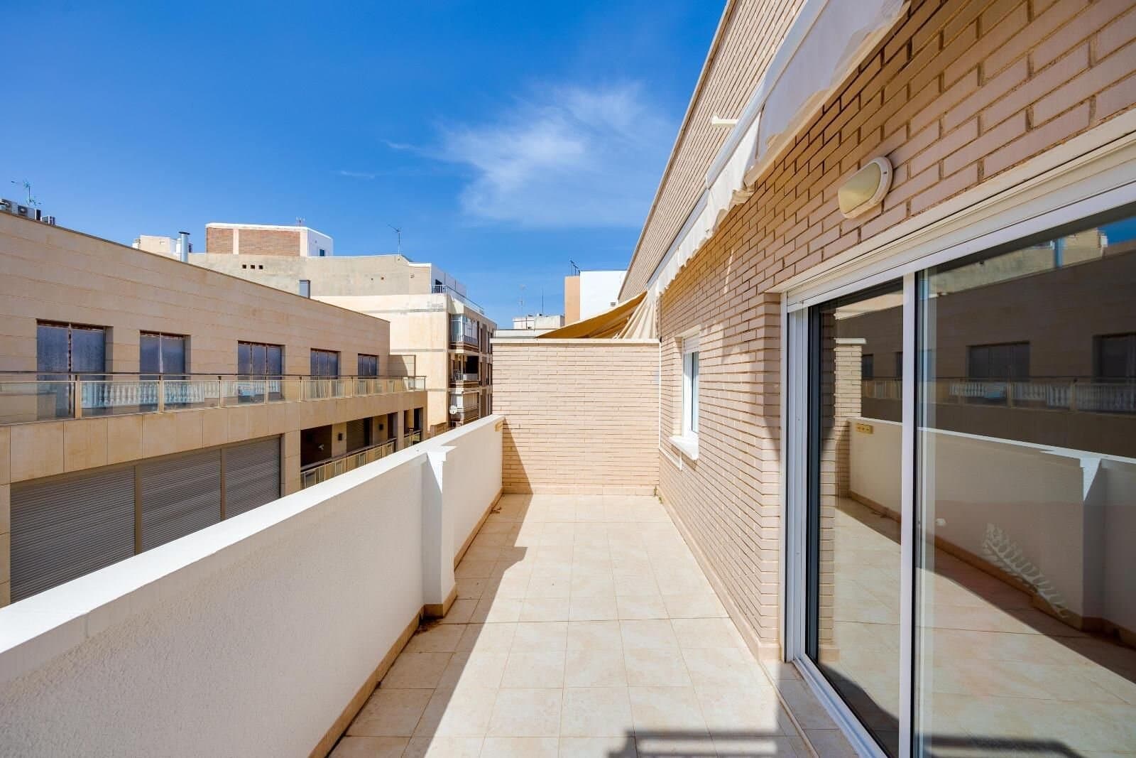 3-Bedroom Penthouse in Torrevieja, Torrevieja - 19
