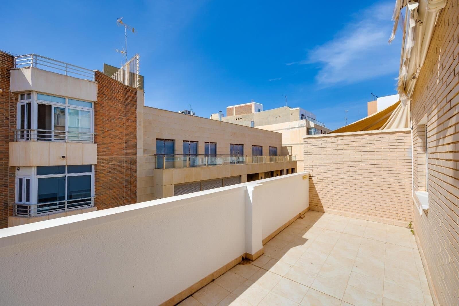 3-Bedroom Penthouse in Torrevieja, Torrevieja - 20