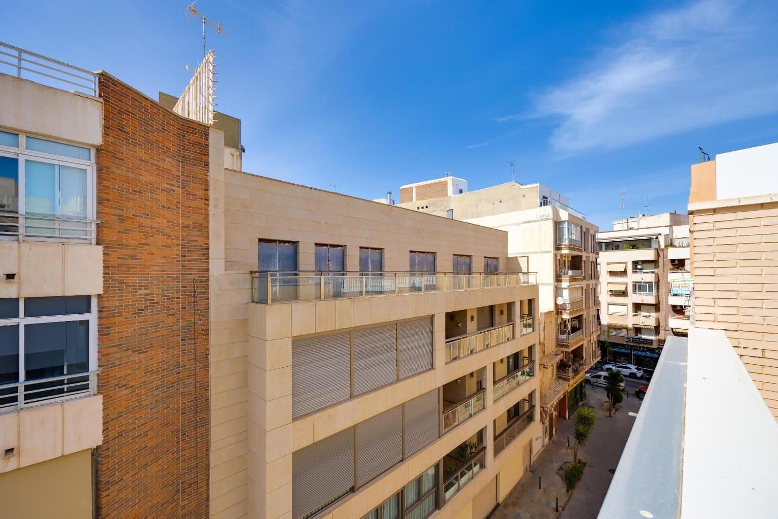 3-Bedroom Penthouse in Torrevieja, Torrevieja - 21