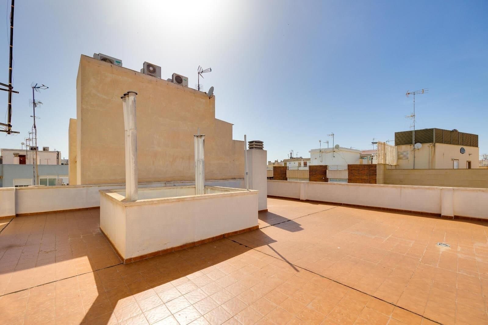 3-Bedroom Penthouse in Torrevieja, Torrevieja - 24
