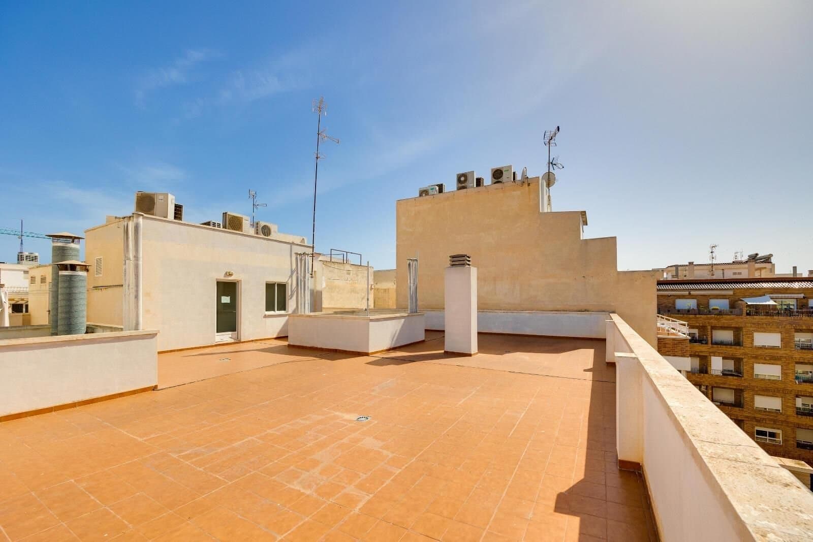 3-Bedroom Penthouse in Torrevieja, Torrevieja - 25