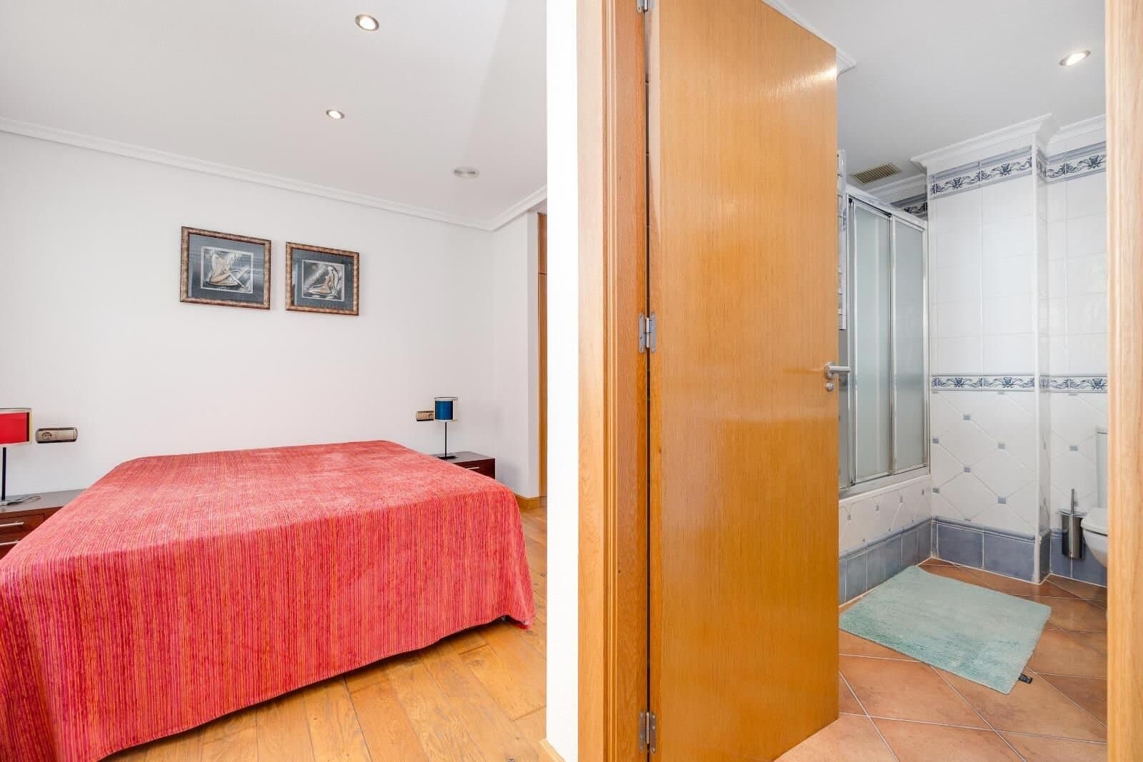 3-Bedroom Penthouse in Torrevieja, Torrevieja - 43