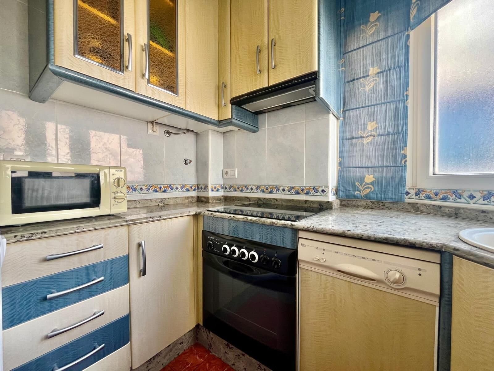 3-Bedroom Apartment in Torrevieja - 10